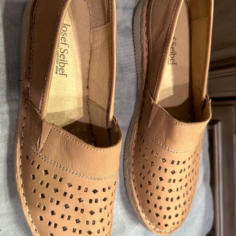 Josef Siebel, tan flat with punch outs, size 41